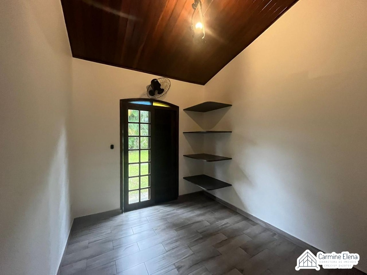 Casa para alugar com 3 quartos, 15m² - Foto 14